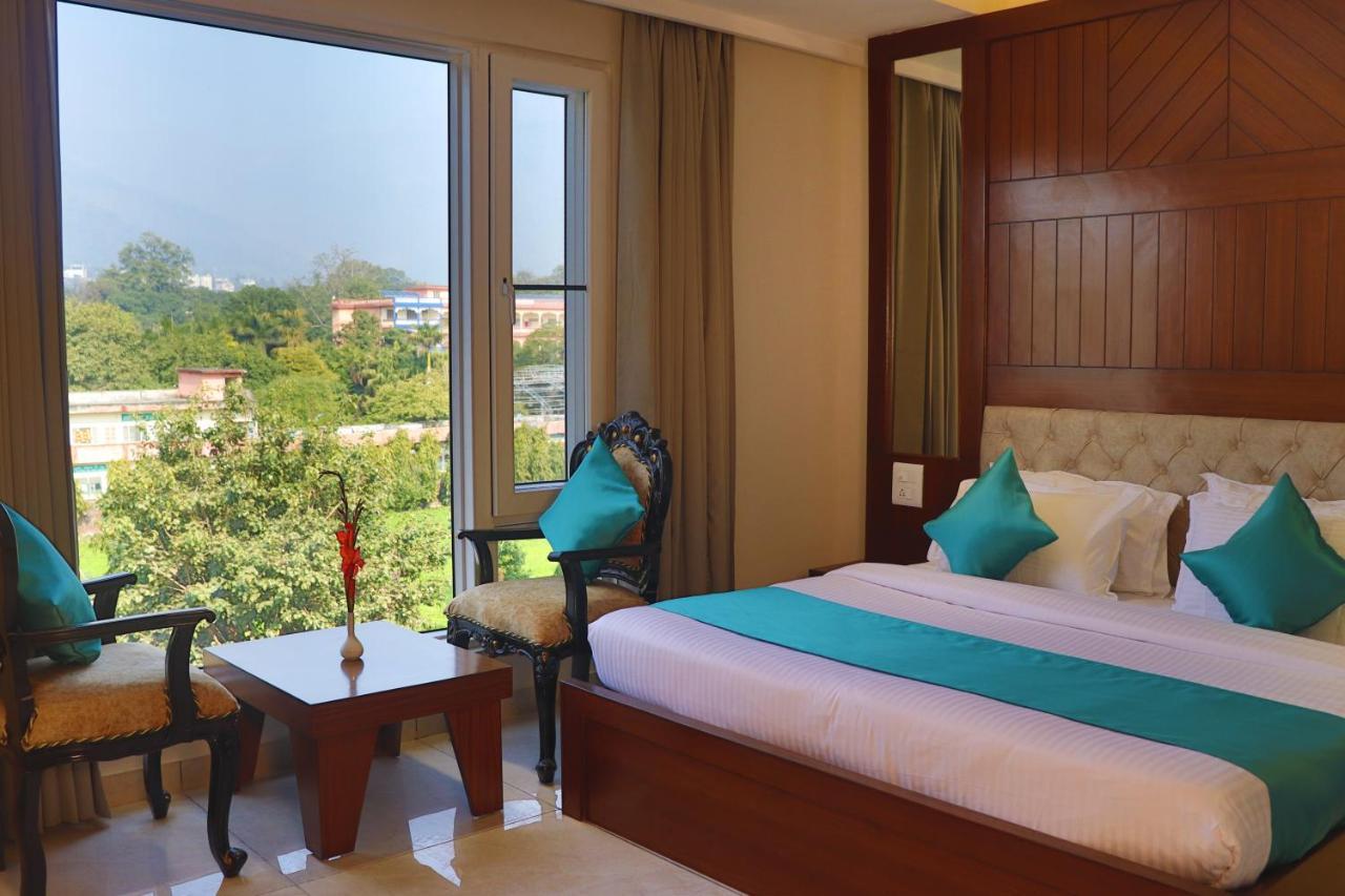 Green Hotel - Behind Parmarth Niketan リシケーシュ エクステリア 写真