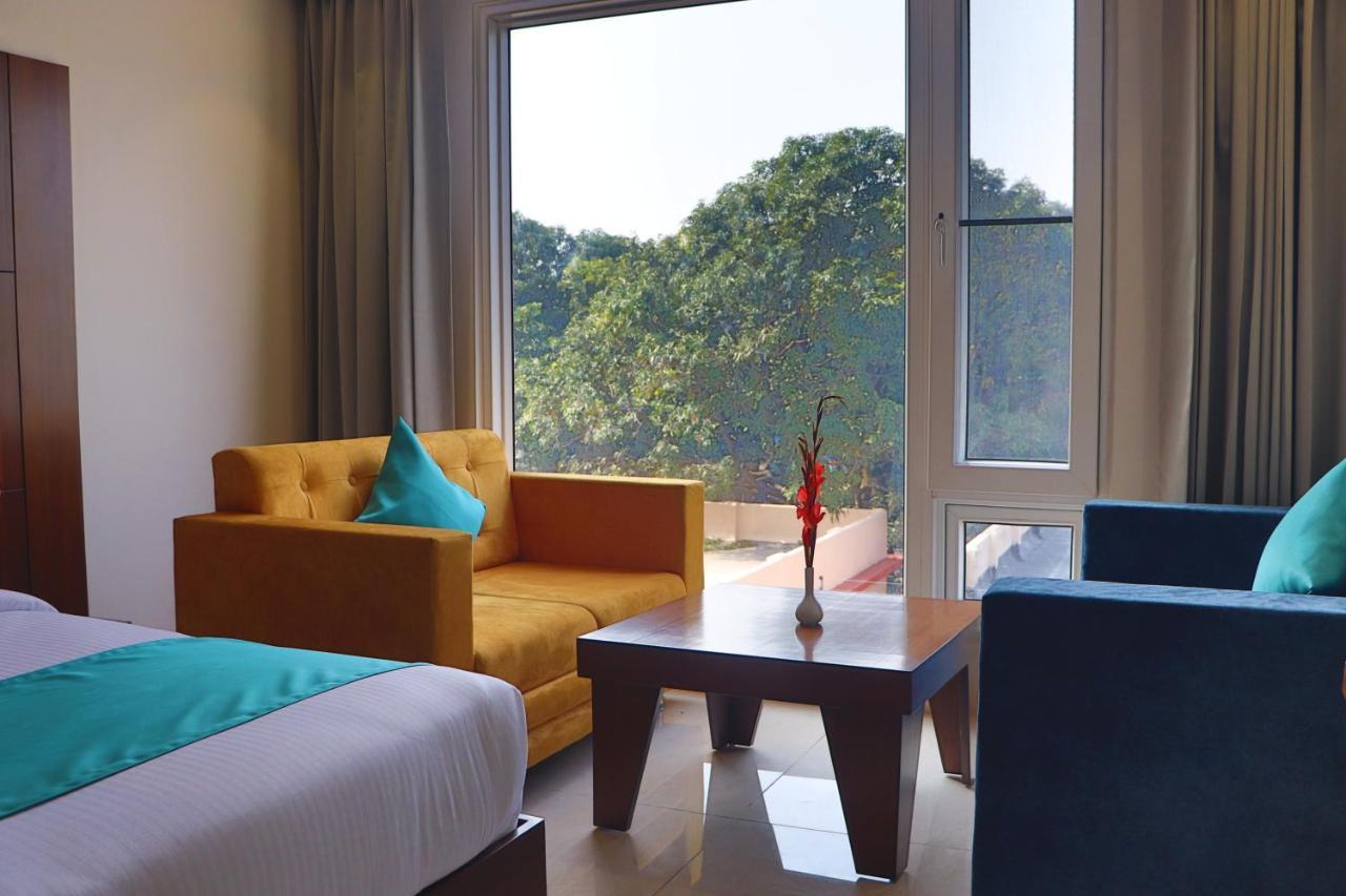 Green Hotel - Behind Parmarth Niketan リシケーシュ エクステリア 写真