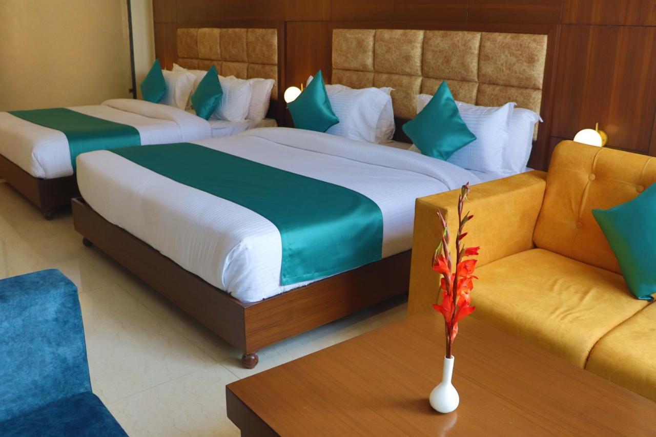 Green Hotel - Behind Parmarth Niketan リシケーシュ エクステリア 写真