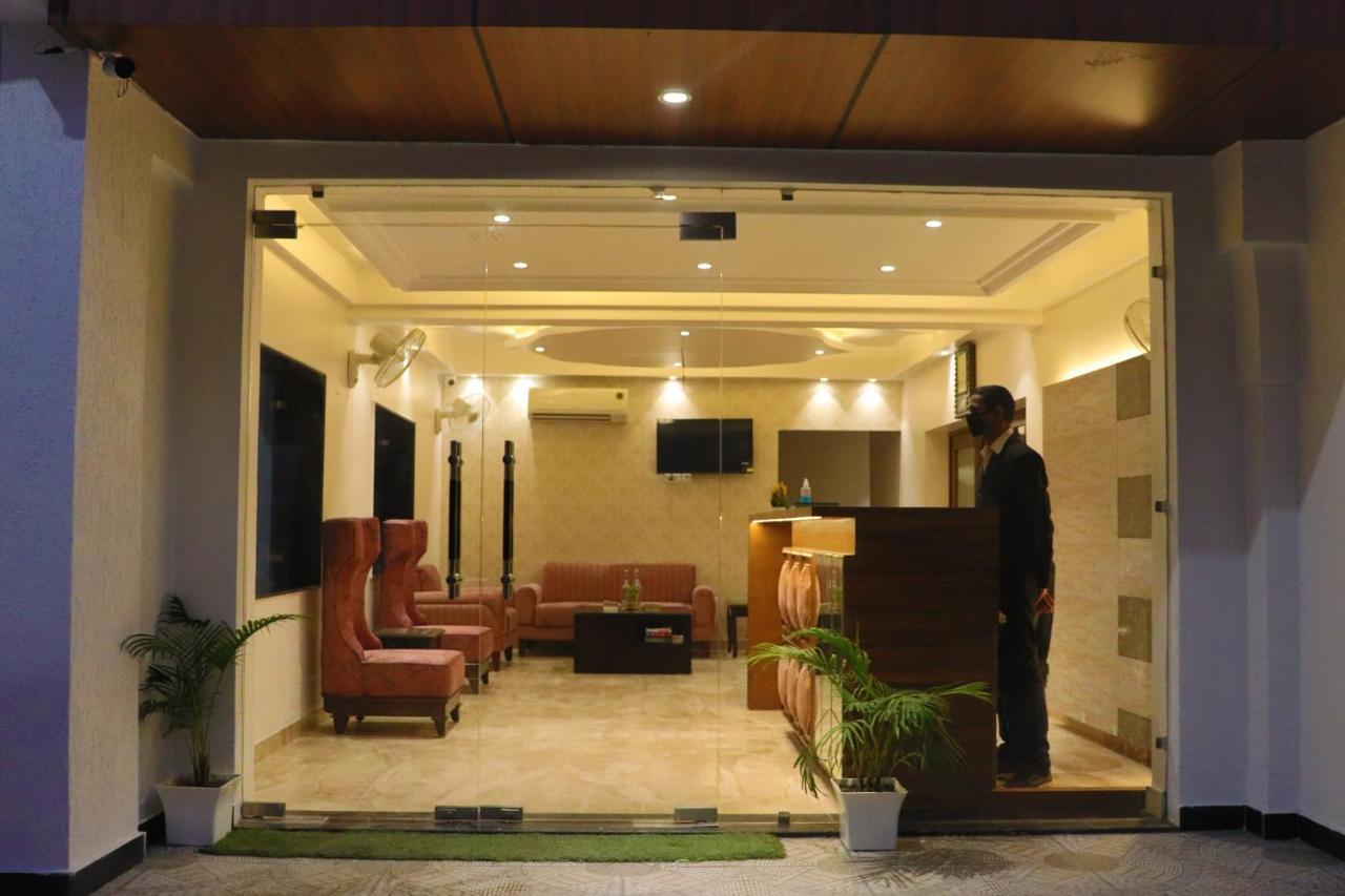 Green Hotel - Behind Parmarth Niketan リシケーシュ エクステリア 写真