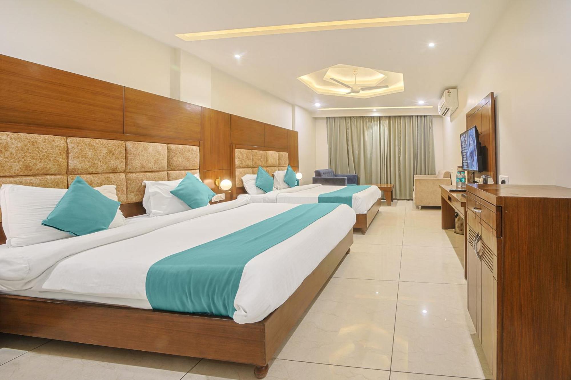 Green Hotel - Behind Parmarth Niketan リシケーシュ エクステリア 写真